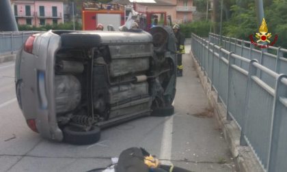 Auto si ribalta a Ponte di Gaggia