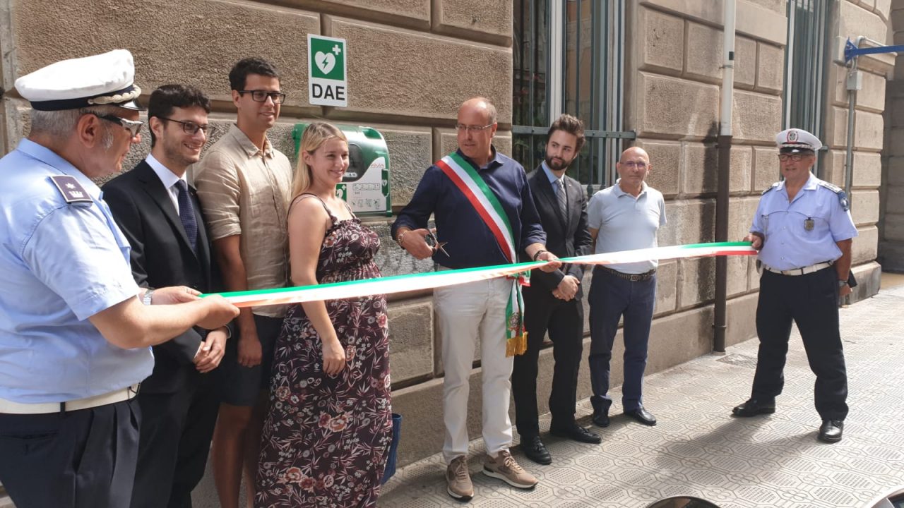 Chiavari, inaugurato un nuovo defibrillatore