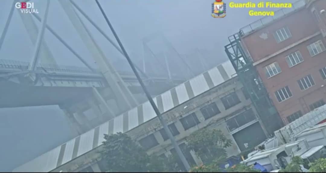 Ponte Morandi,  il video inedito del crollo