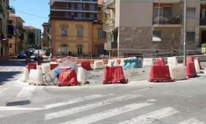 La rotatoria di via Prandina è legale? E’ in... pendenza