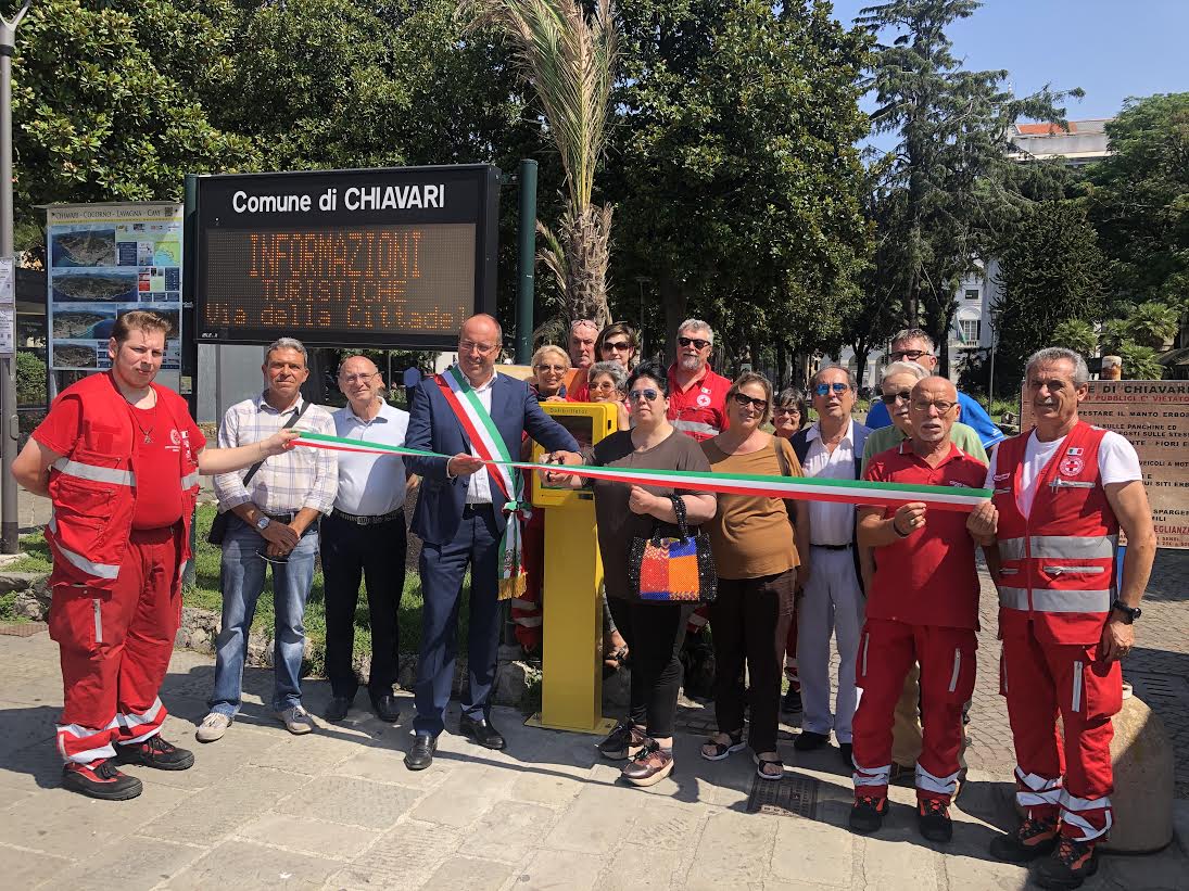 La Croce Rossa di Chiavari dona alla città un nuovo defibrillatore