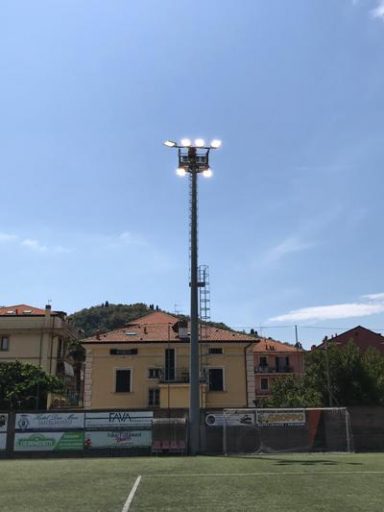 Nuove luci al campo sportivo Hans Christian Andersen