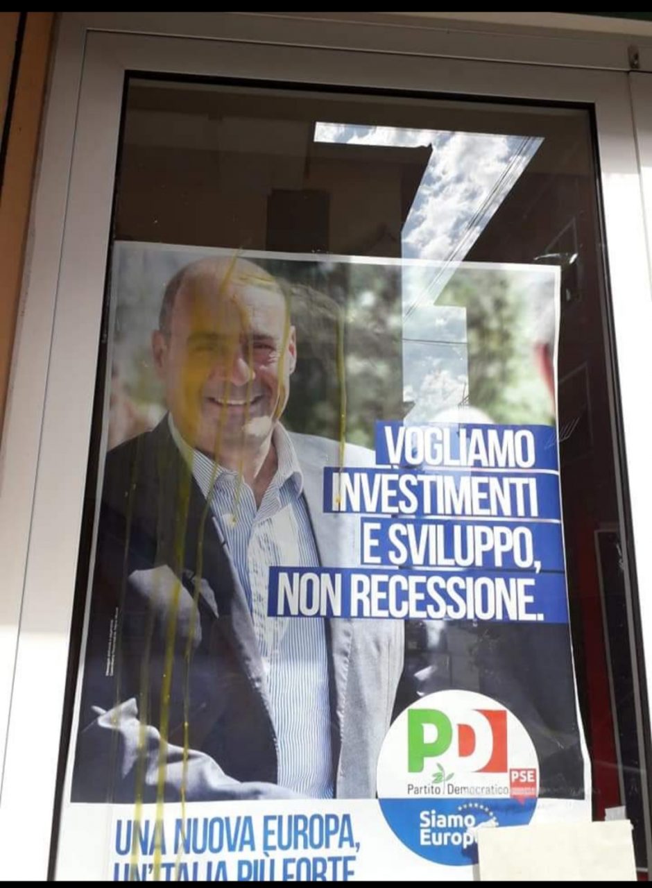 Uova lanciate contro la sede PD della Fontanabuona