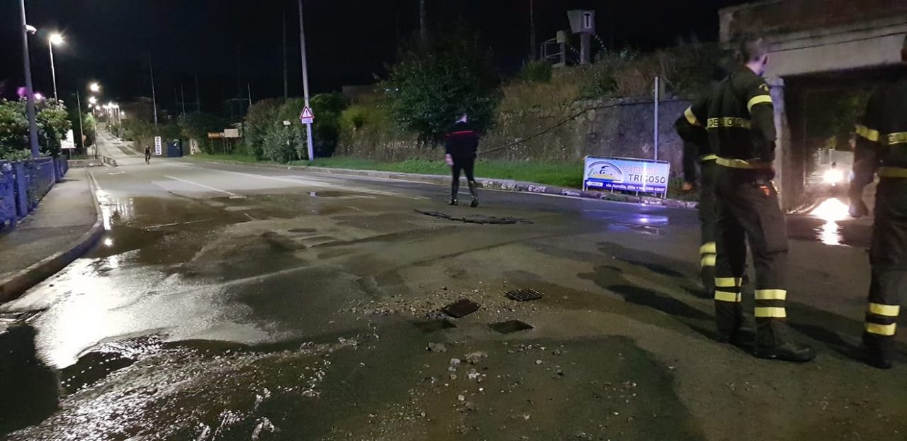 Sestri, cedono i tubi dell’acquedotto