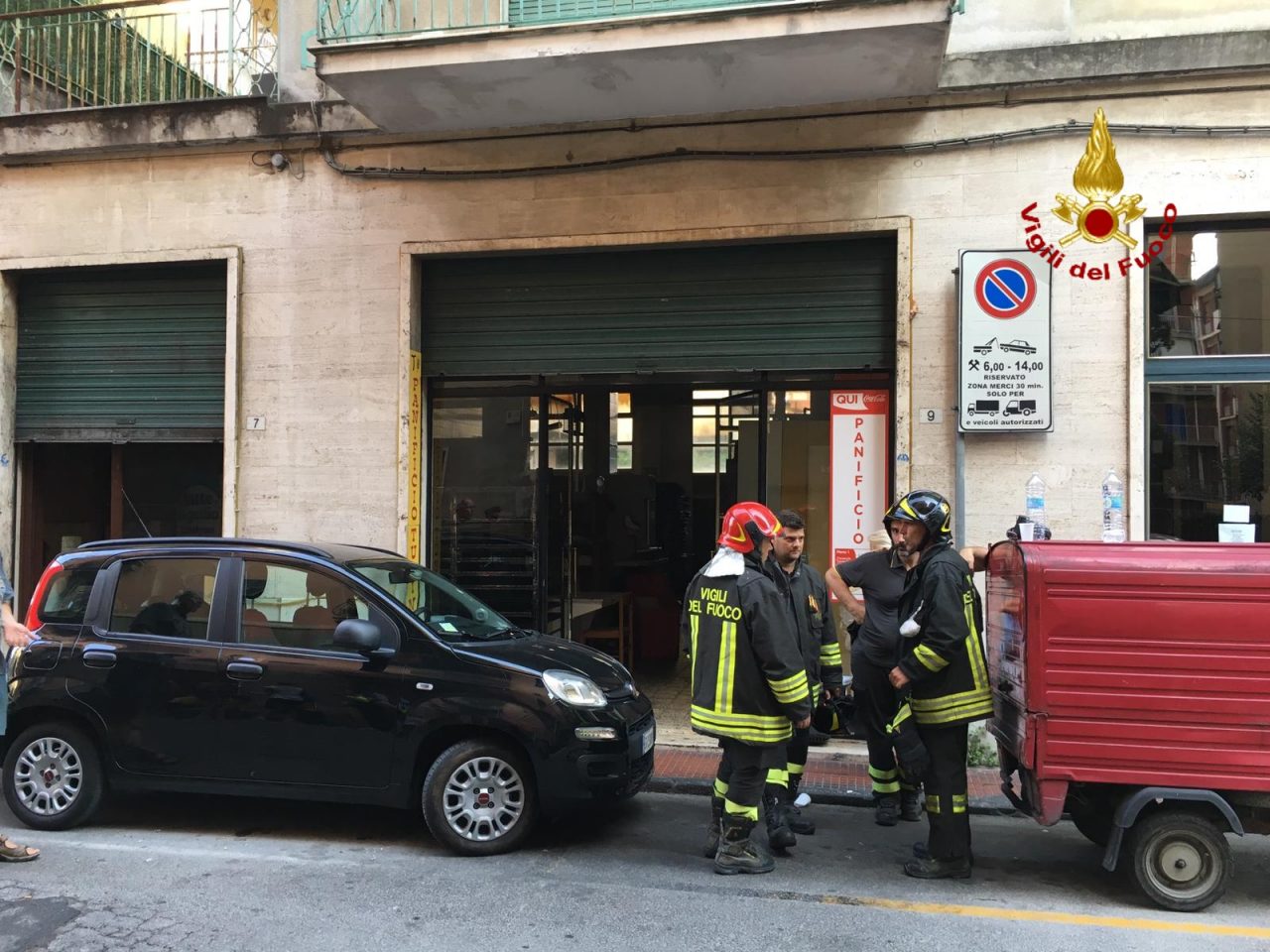 Rapallo, incendio in un panificio