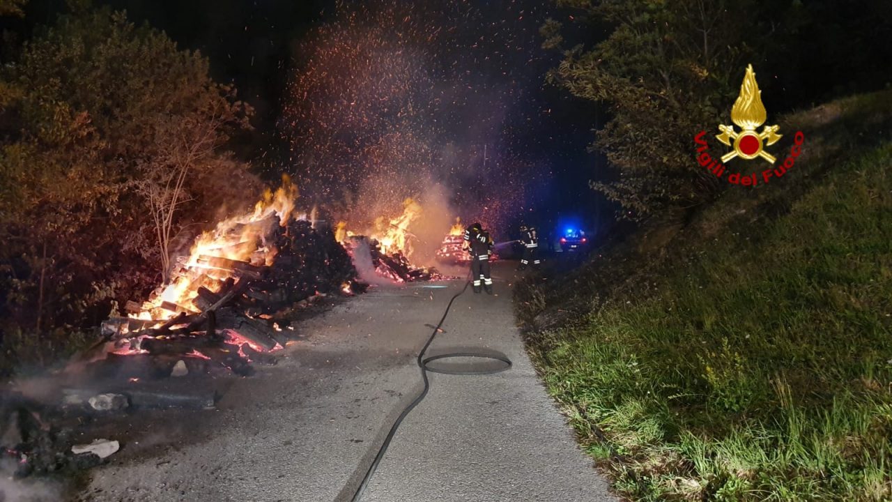Incendio a Borzonasca nella notte
