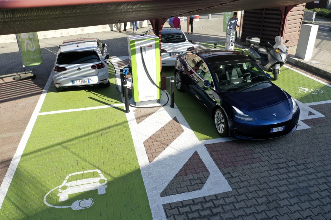 Inaugurate a Carasco le prime strutture di ricarica per veicoli elettrici