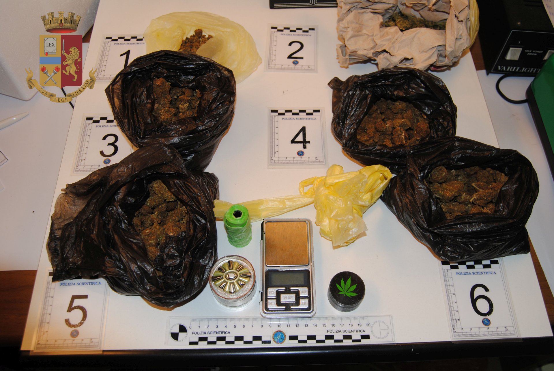polizianchiavari-sequestro-droga
