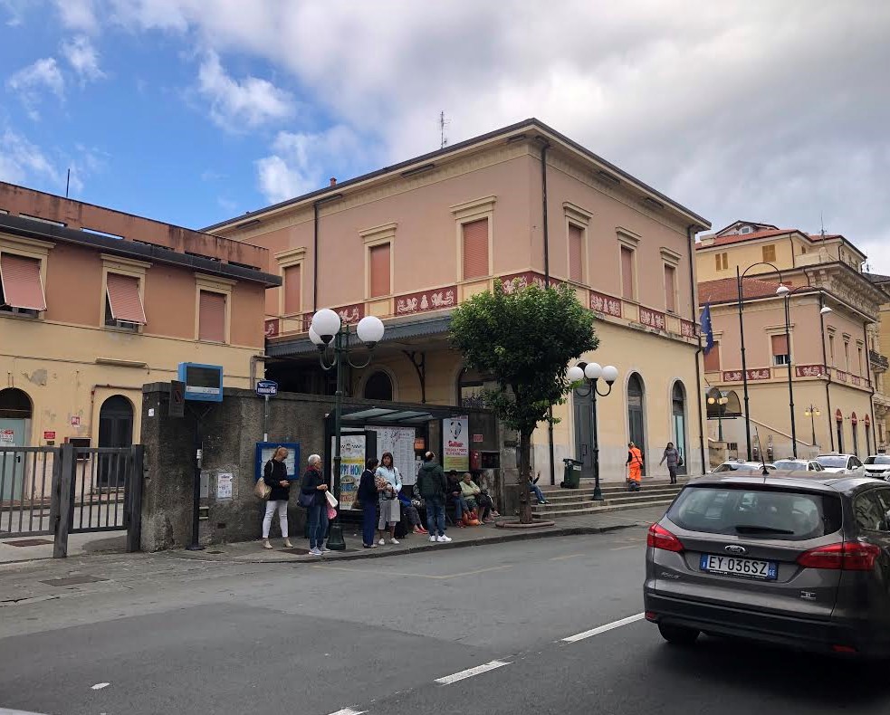 Abbattimento barriere architettoniche della stazione ferroviaria di Chiavari, Di Capua incontra RFI