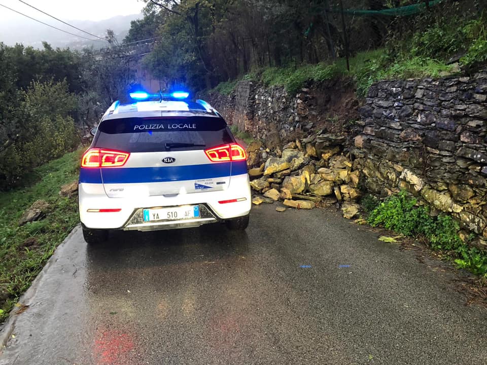 La pioggia prosegue incessante, frane e smottamenti in Fontanabuona e nel Golfo Paradiso