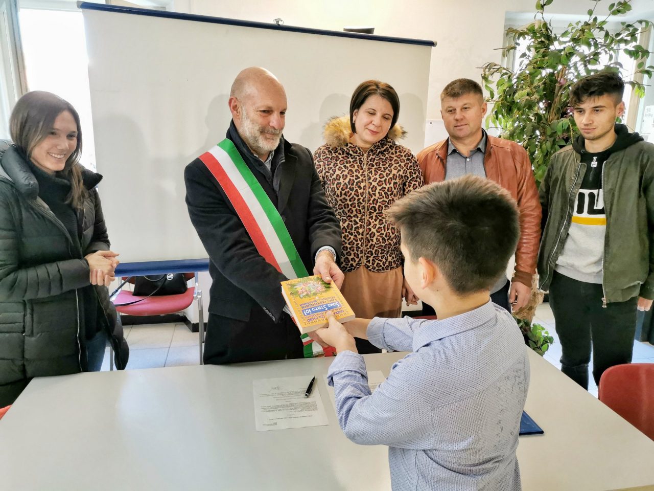 Lavagna, conferita la cittadinanza italiana ad un piccolo moldavo