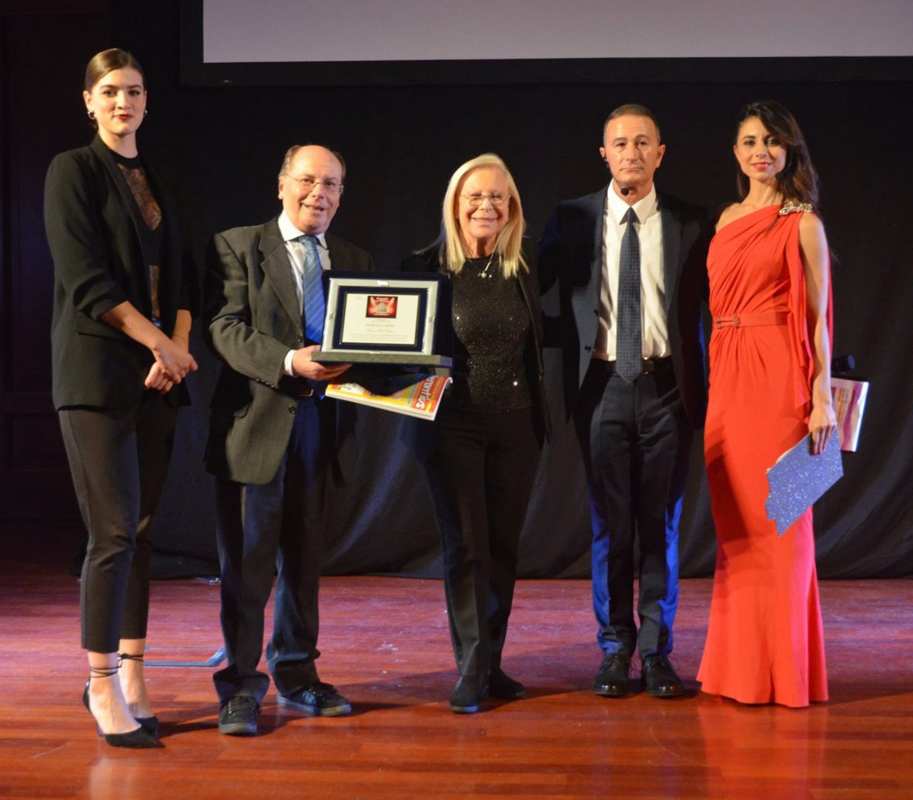 Assegnato a Milano un “premio alla carriera” a Marco Delpino