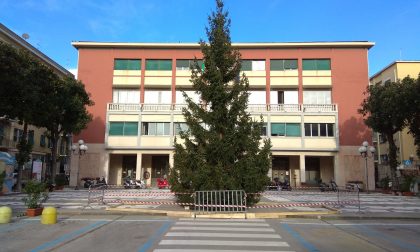 Tutto pronto per il Natale a Recco, tra proiezioni e accensione dell'albero