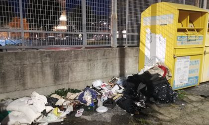 Cassonetti gialli, la Caritas dice stop al ritiro degli indumenti