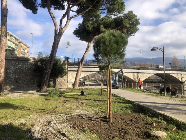 Chiavari, rinasce il verde pubblico sul lungo Entella