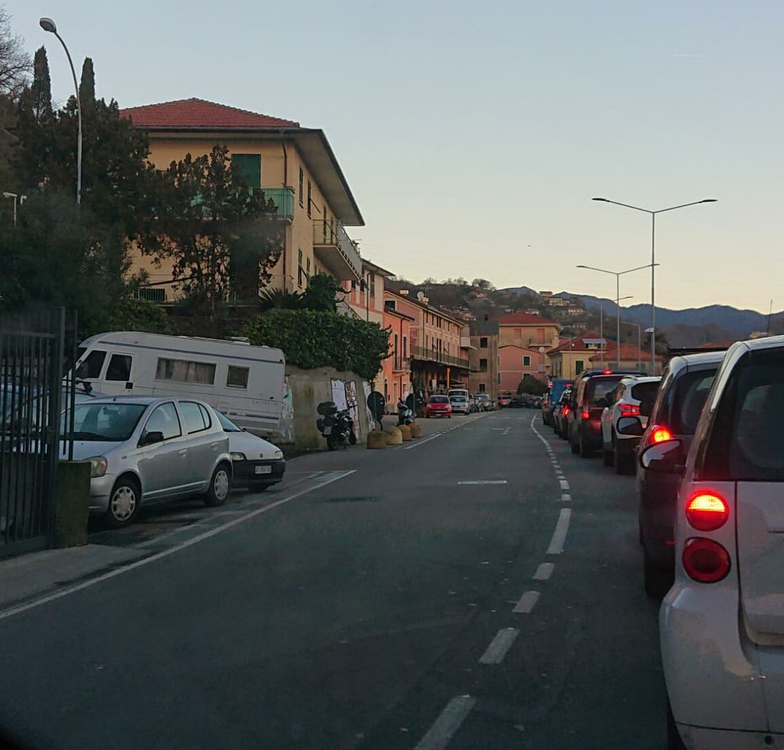 Chiavari, incidente in corso Colombo e code in via Parma