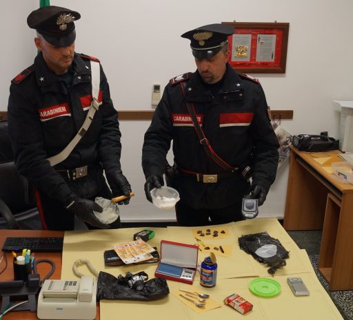 Cocaina, arrestato spacciatore