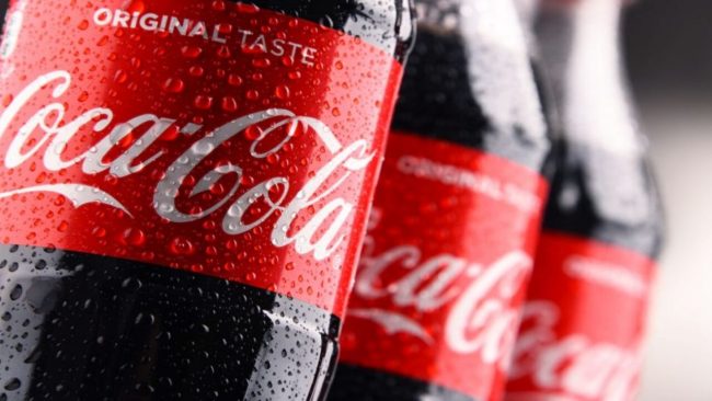 Cocci di vetro nella Coca Cola ritirata dal mercato