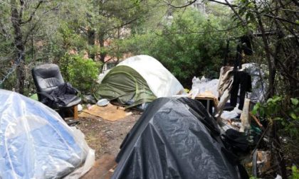 Sgomberato accampamento abusivo