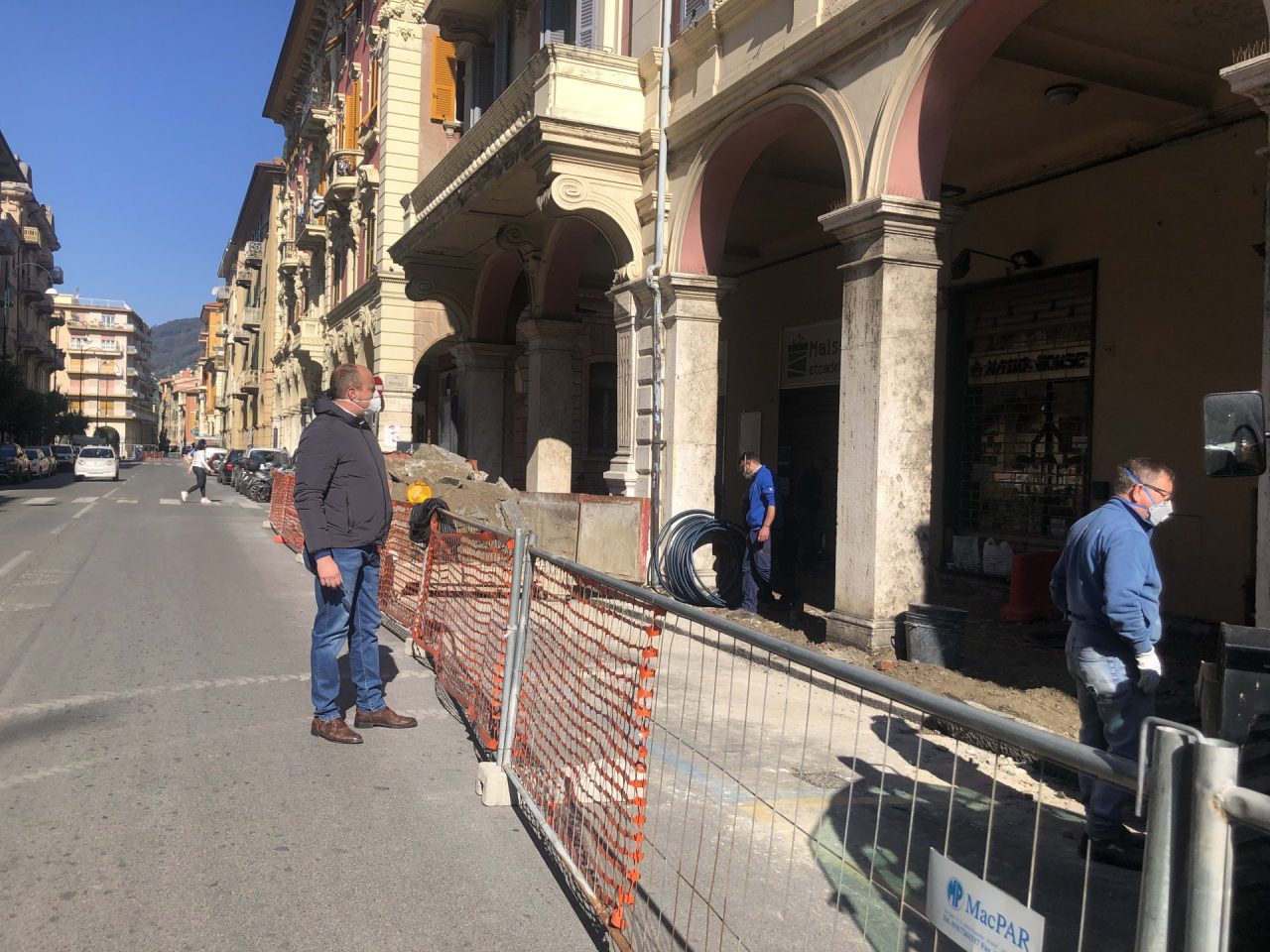 Proseguono i lavori di rifacimento dei marciapiedi e dei sottoservizi in corso Dante