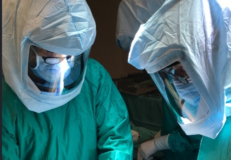 Dieci caschi di protezione individuale donati all’ospedale