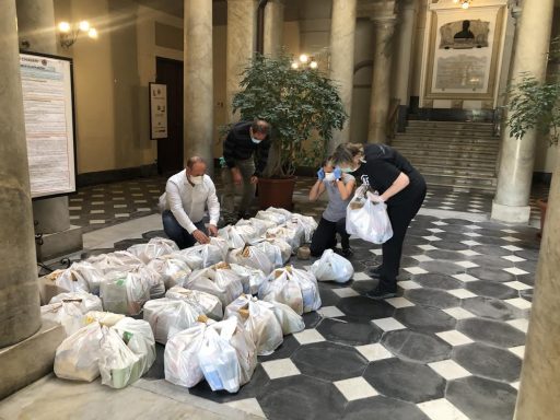 Chiavari, la consegna di generi alimentari alle famiglie in difficoltà