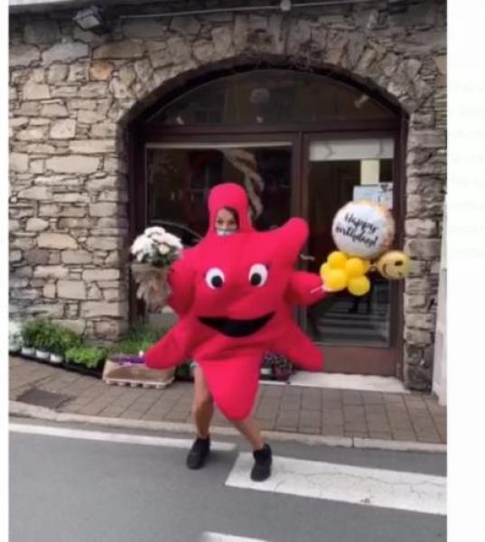 “Una stellina rossa per ogni festa”