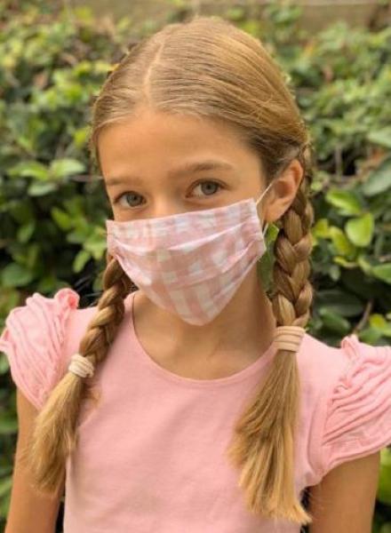 Una linea di mascherine per i bimbi