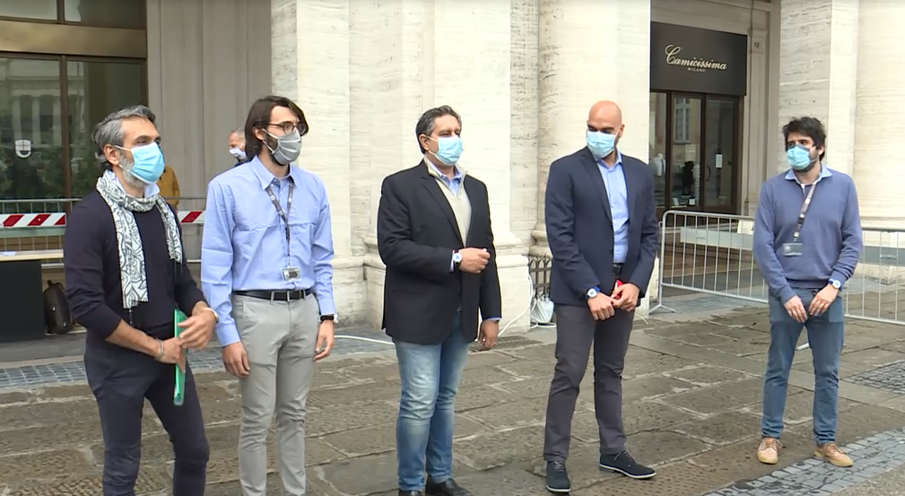 Presentato il braccialetto per monitorare la distanza