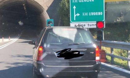 Un semaforo in A12 scatena l'ira di Toti