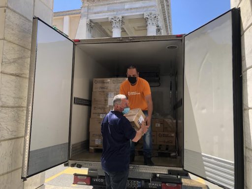 Chiavari, consegnati 200 pacchi di generi alimentari