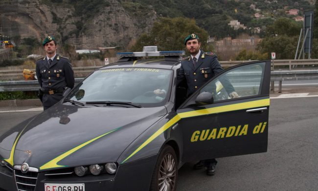 Percepivano il reddito di cittadinanza senza averne titolo: 24 indagati in provincia di Imperia