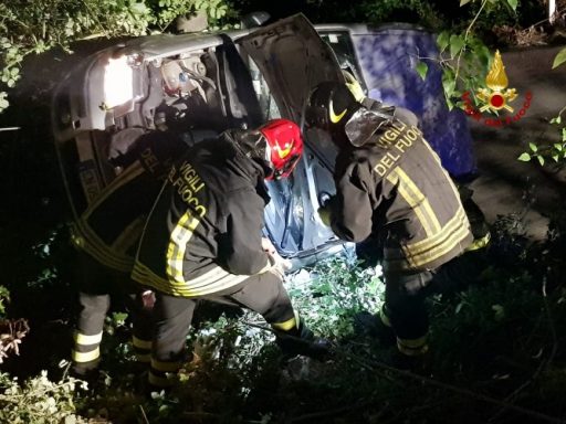 Recco, incidente nella notte in via della Ne