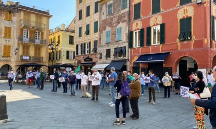 "L'Italia non si arrende", flash mob del centrodestra