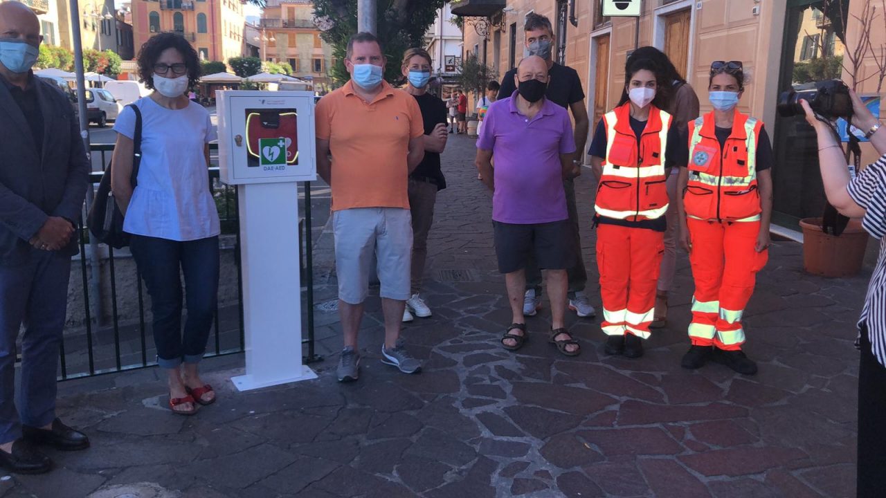 Inaugurato il defibrillatore donato da artigiani e commercianti