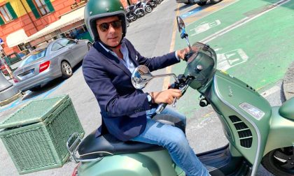 Bagnasco in Vespa per il tour elettorale nel Ponente