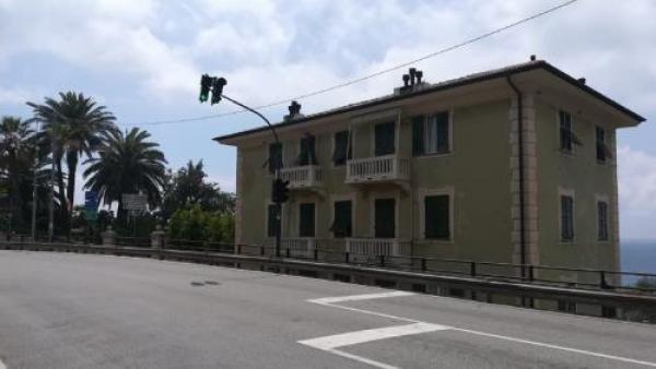 Impianto semaforico sull’Aurelia al bivio di Pieve Alta ecco una nuova centralina per gestire meglio in traffico
