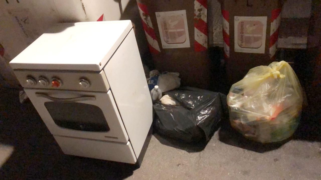 Scarico illecito di rifiuti, le telecamere a Lavagna pizzicano altri furbetti