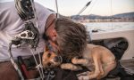 Il viaggio in vela di Marco e del suo cane Muttley, in cerca di porti senza barriere