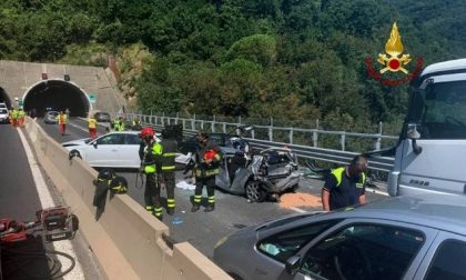 Schianto sull’A12: estubata la mamma, sciolta la prognosi per il papà