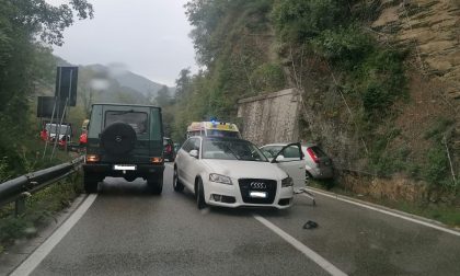 Pauroso Schianto Tra Auto Sulla Ss 586 Della Val D Aveto Feriti Soccorsi Da Due Ambulanze Prima Il Levante