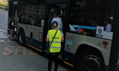 Rifiuta di indossare la mascherina sul bus, 15enne in caserma