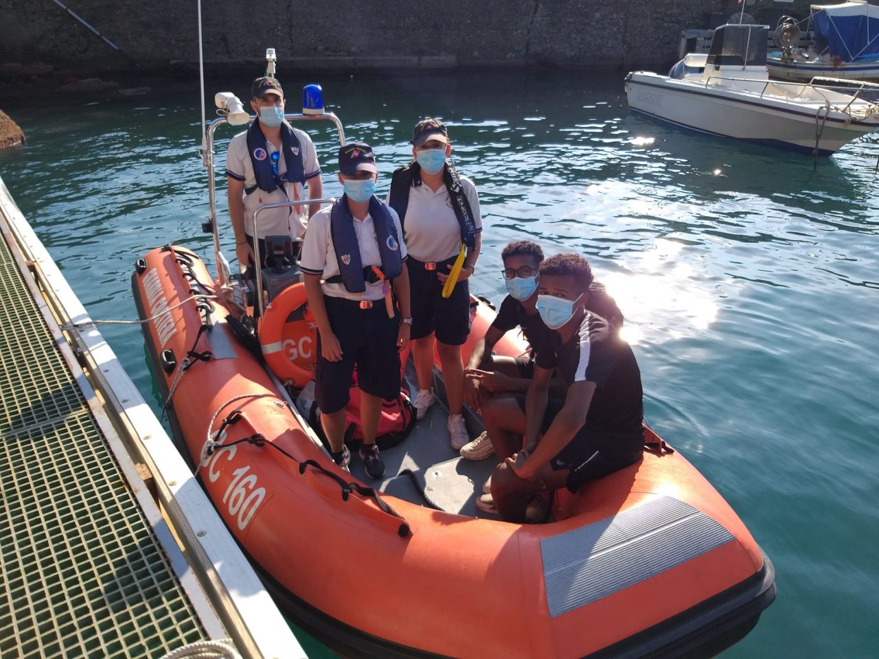 Turisti olandesi bloccati a Punta Manara, li soccorre la Guardia Costiera