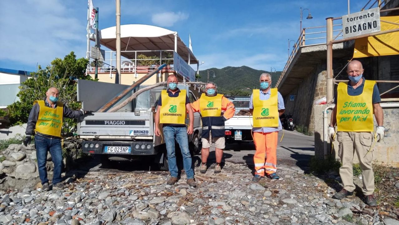 Puliamo il Mondo, anche a Moneglia i volontari guidati dal Sindaco fanno la loro parte