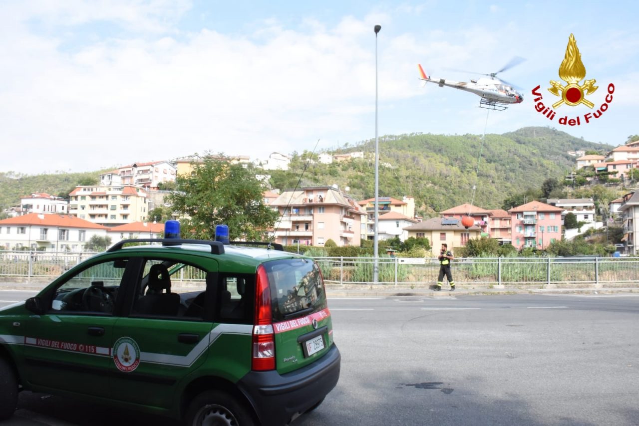 Domato l’incendio di Casarza, in fumo sono andati 10 ettari