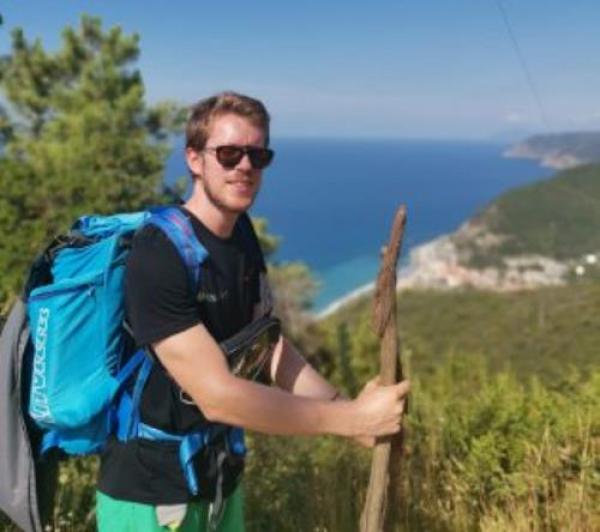 Nicolò, a piedi….per il mondo
