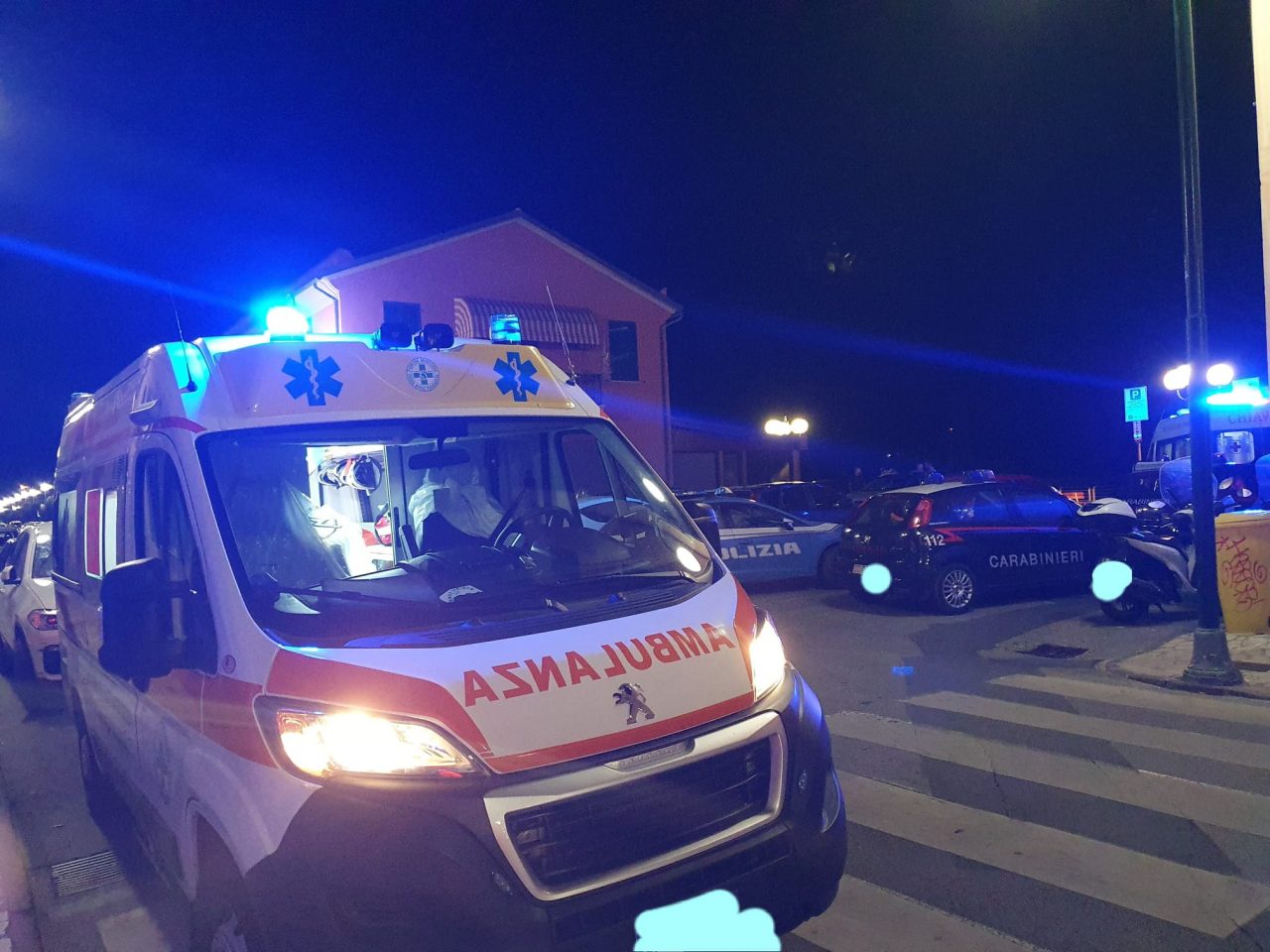 Chiavari, scazzottata notturna sul lungomare