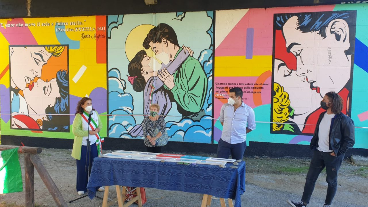 Inaugurato il murale dedicato a chi ha affrontato l’emergenza sanitaria