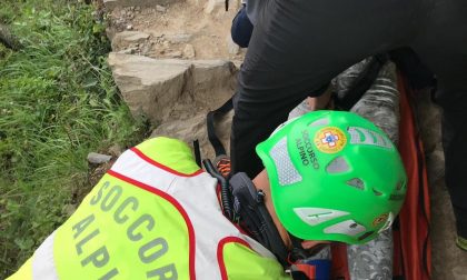 Si sloga una caviglia, interviene il Soccorso Alpino