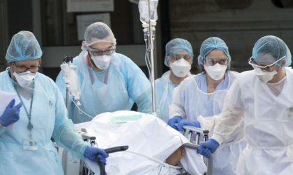 L'ordine degli infermieri a Toti: «Disponga il lockdown e assuma altro personale, non c'è più tempo»